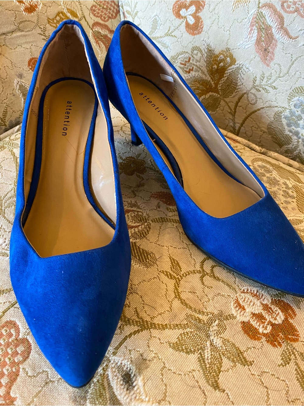 “attention” Cobalt Blue Suede Kitten Heels- Size 6.5